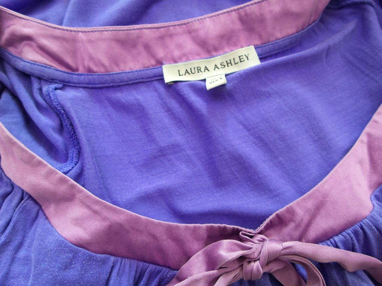 Laura ashley Rozmiar 34 Kolor Fioletowy Okrągły dekolt Bluzka Krótki rękaw Materiał Jedwab