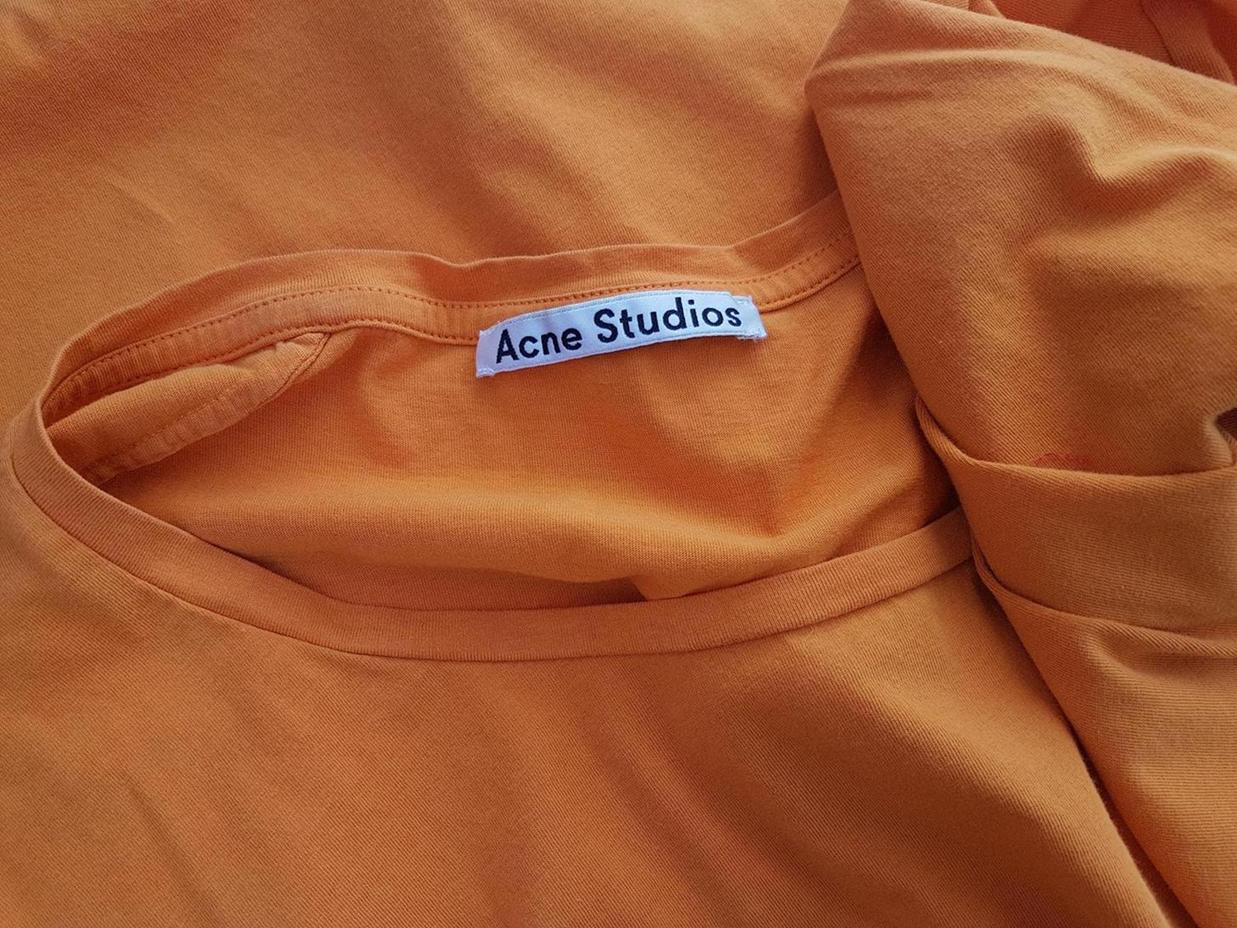 ACNE Studios Rozmiar M Kolor Pomarańczowy Okrągły dekolt T-Shirt Krótki rękaw Materiał Bawełna 100%