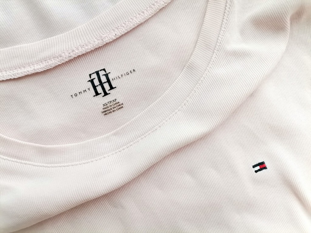 Tommy hilfiger Rozmiar XS Kolor Pudrowy Róż Crew Neck T-Shirt Krótki rękaw Materiał Bawełna 100%