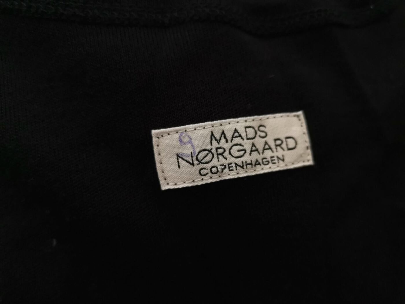 Mads Norgaard Copenhagen Rozmiar M Kolor Czarny W serek Sukienka Zawijana Krótki rękaw Midi Materiał Akryl