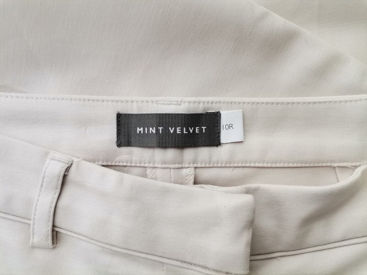 Mint Velvet Rozmiar 10 (38) Kolor Pudrowy Spodnie Casual Materiał Bawełna