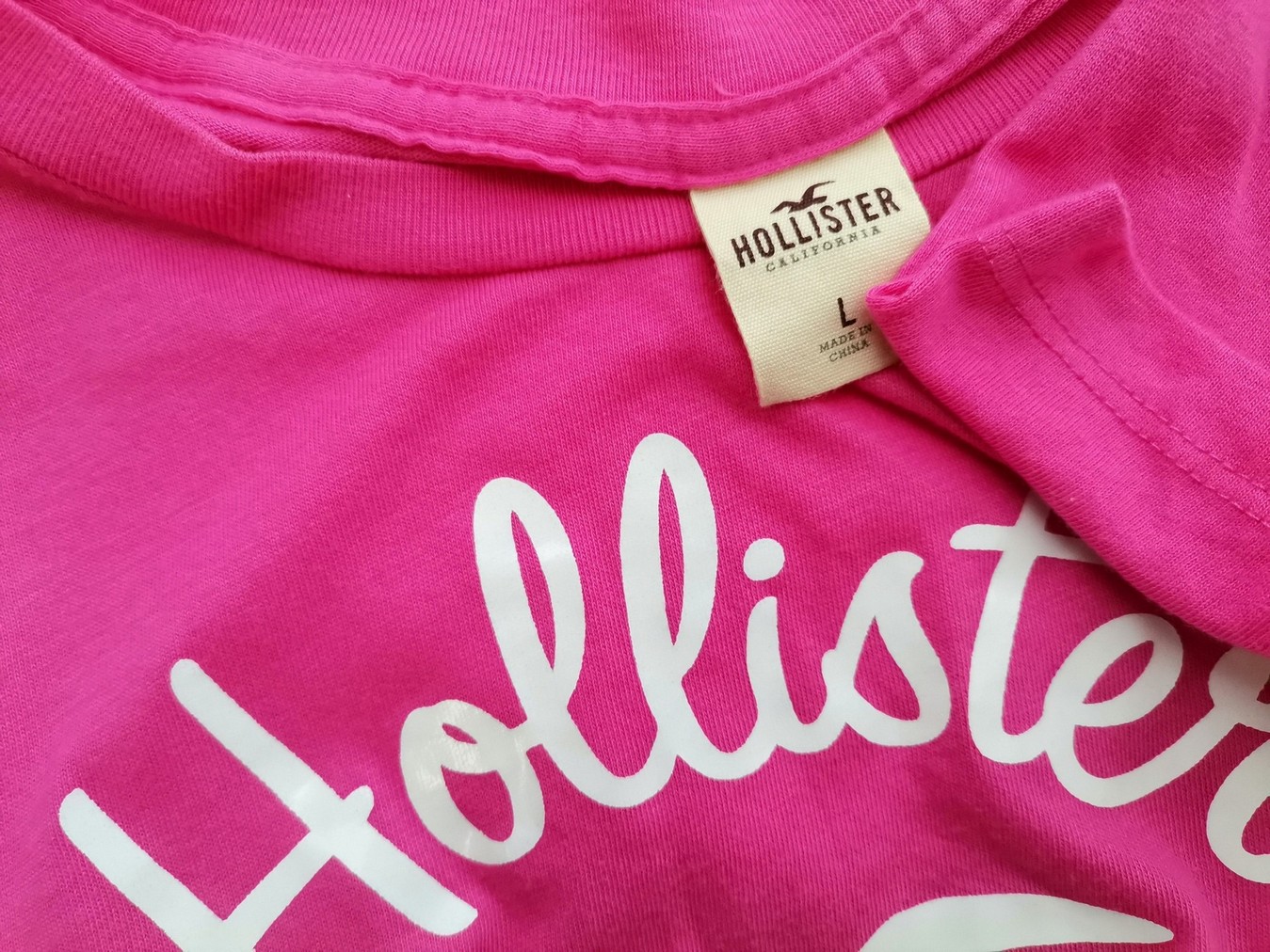 Hollister Rozmiar L Kolor Różowy Crew Neck T-Shirt Krótki rękaw Materiał Bawełna