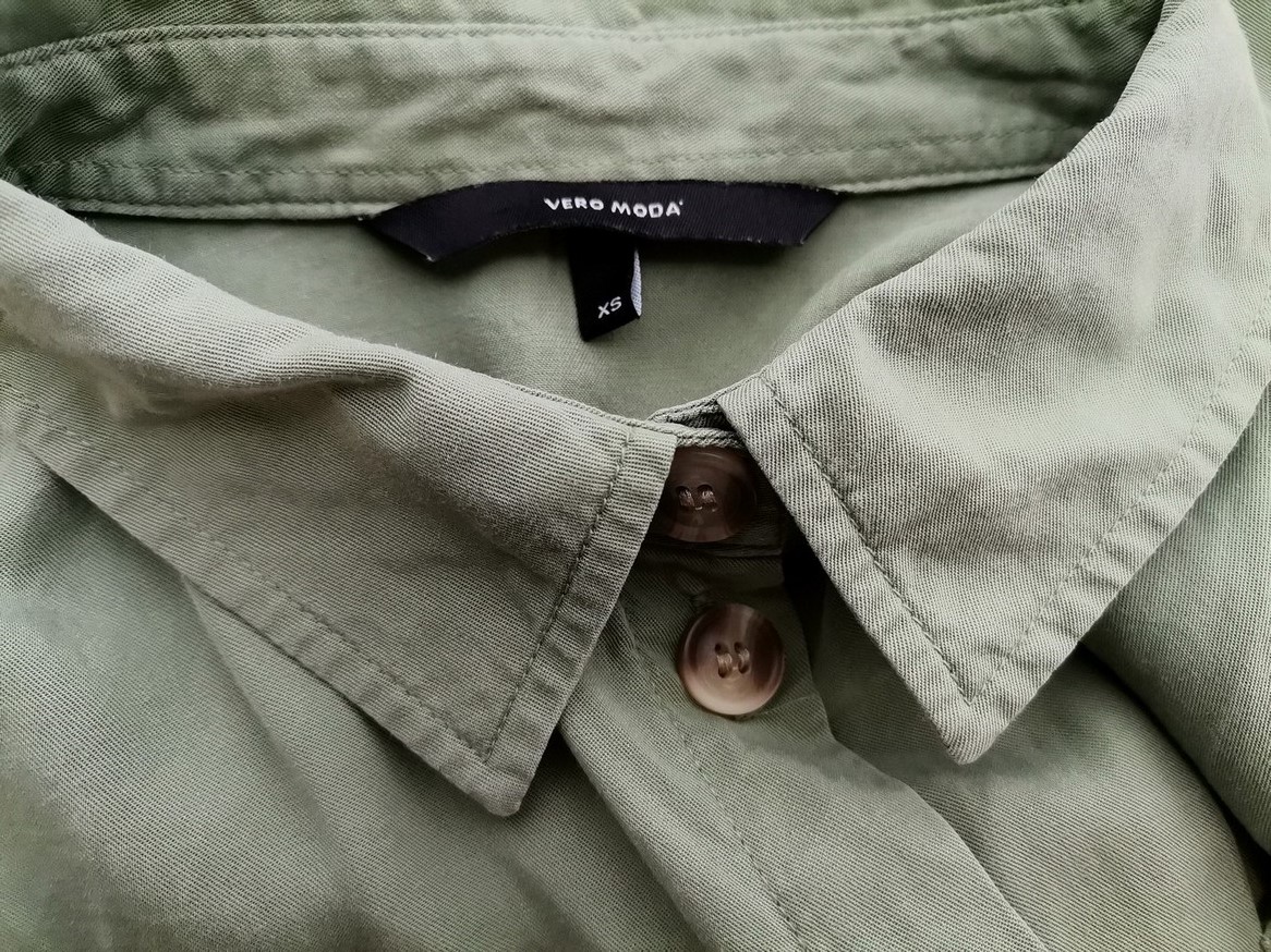 Vero moda Rozmiar XS Kolor Khaki Kołnierz Sukienka Koszulowa Krótki rękaw Do Kolan Materiał Lyocell 100%