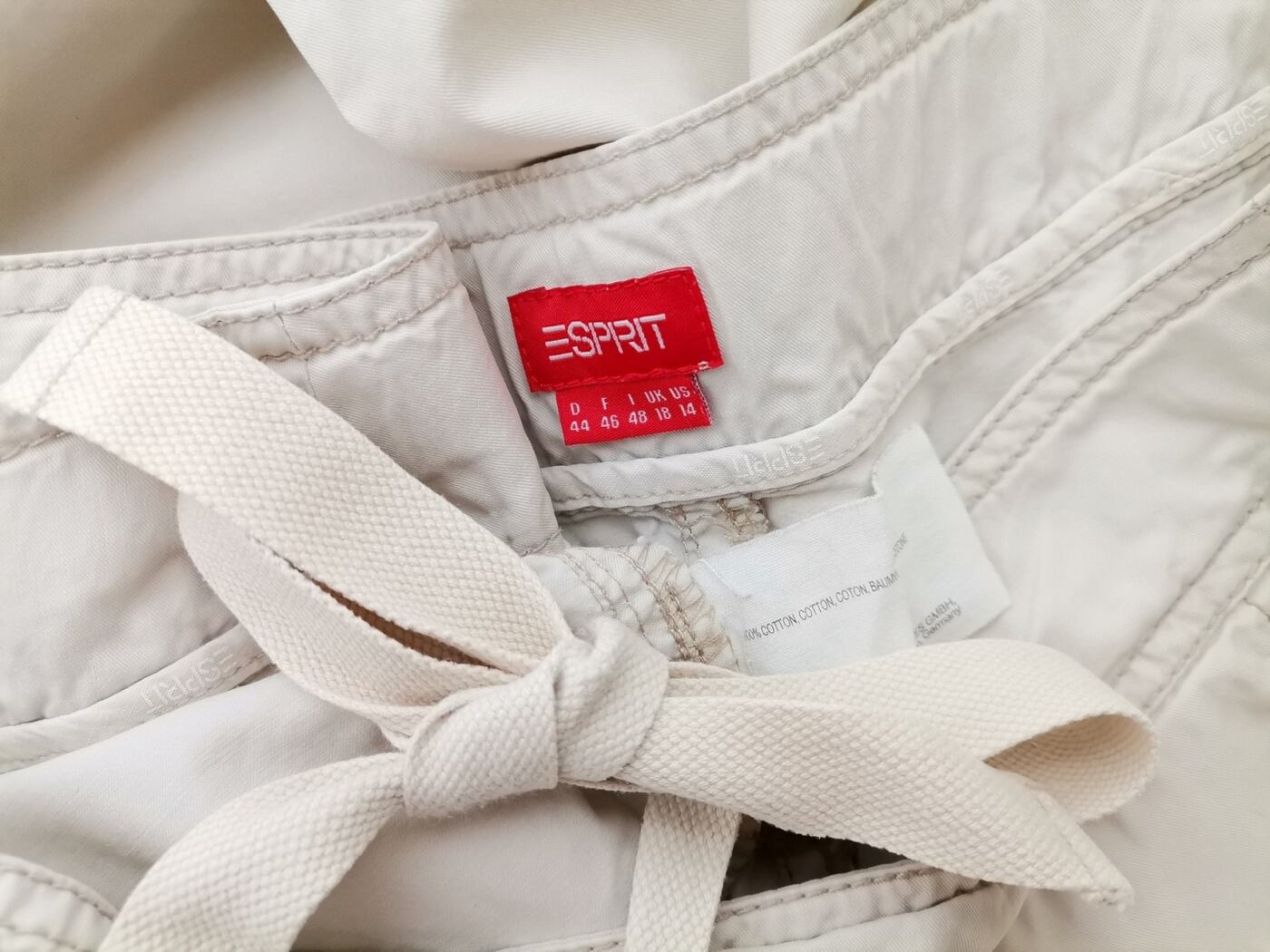 Esprit Rozmiar 44 Kolor Kremowy Spodnie Casual Materiał Bawełna 100%