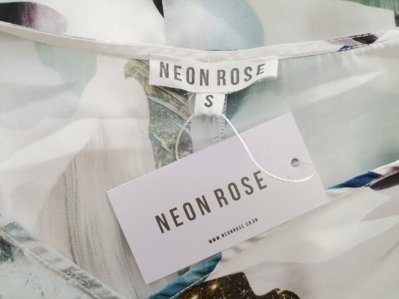 NEON ROSE Rozmiar S Kolor Kremowy W serek Bluzka Długi rękaw