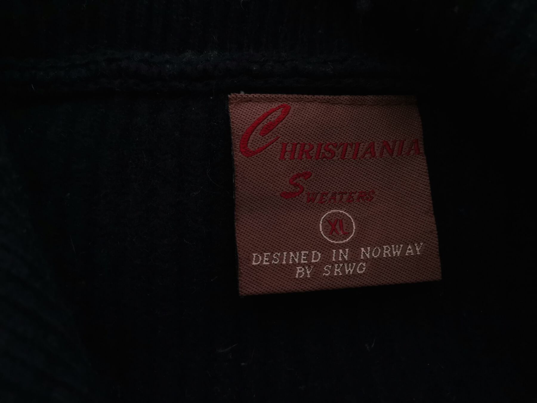 Christiania Sweaters Rozmiar XL Kolor Granatowy Męski Sweter Długi rękaw Materiał Wełna