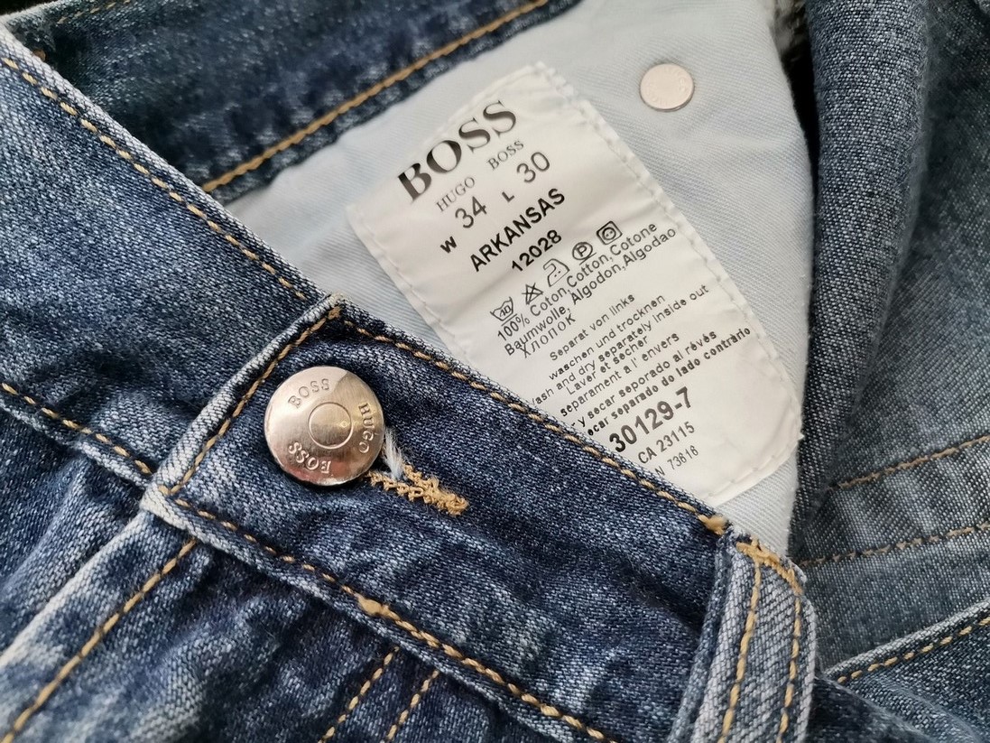 Hugo Boss Rozmiar W34 L30 Kolor Niebieski Materiał Bawełna 100%