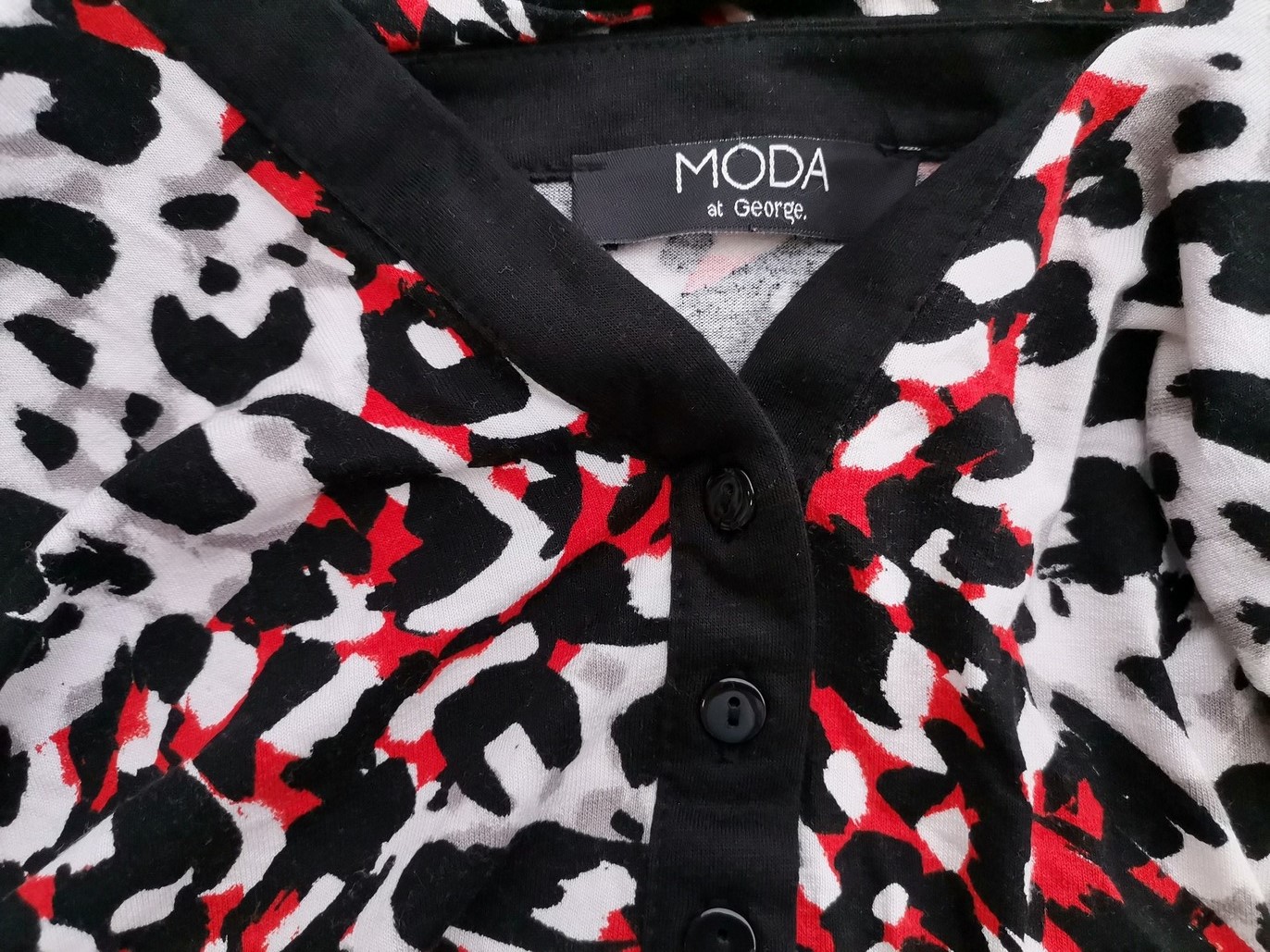 Moda at George Rozmiar 14 (42) Kolor Czarny Panterka Split Crew Neck Tunika Bluzka Krótki rękaw Materiał Wiskoza