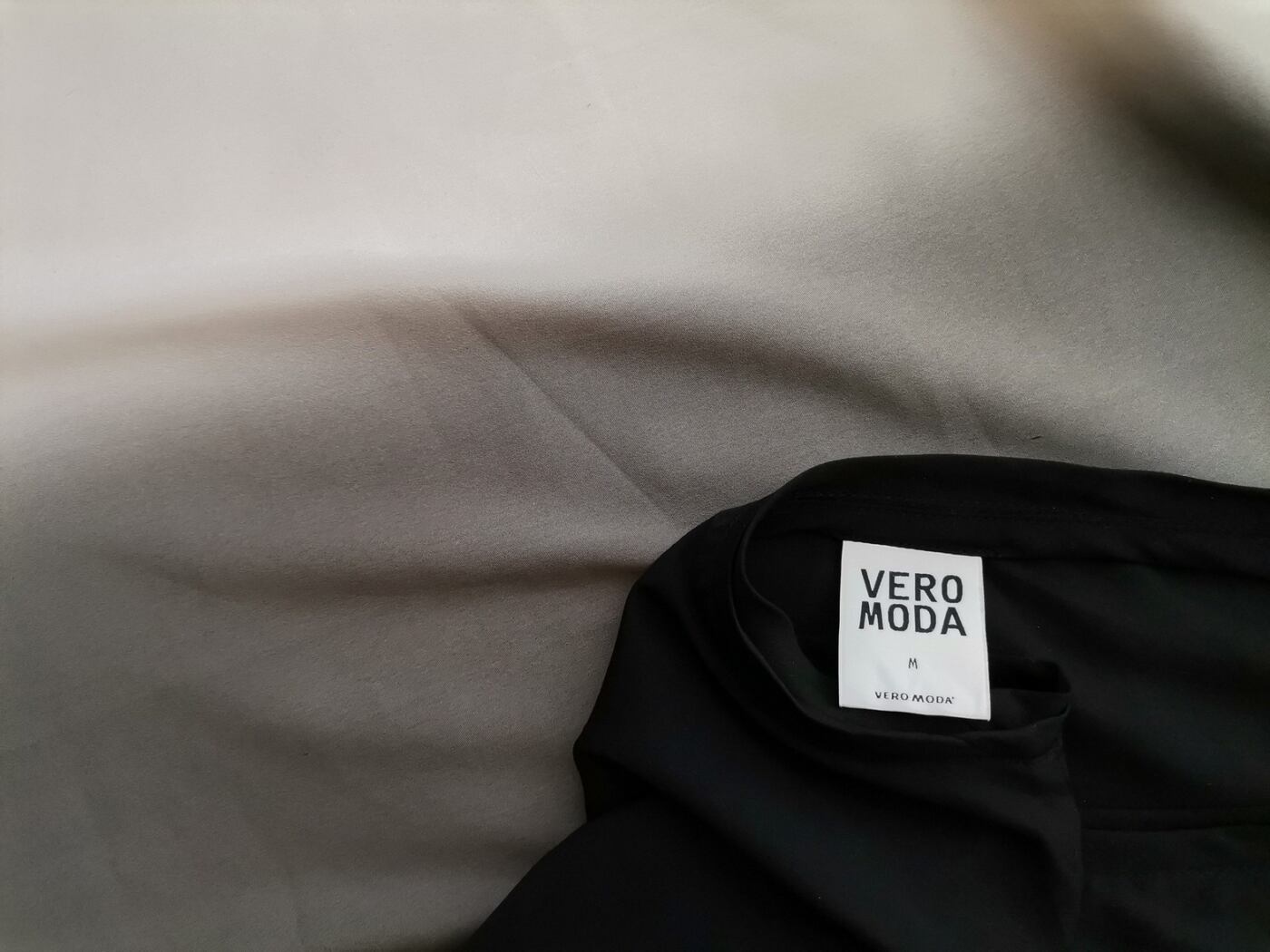 Vero moda Rozmiar M Kolor Czarny Okrągły dekolt Tunika Bluzka Krótki rękaw