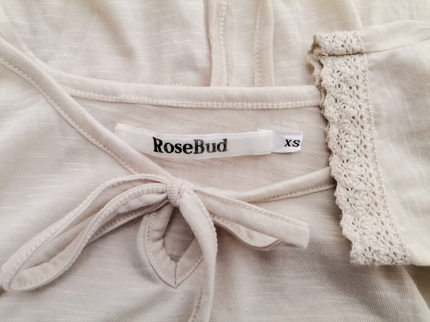 Rosebud Rozmiar XS Kolor Beżowy Keyhole Crew Neck Bluzka Rękaw 3/4