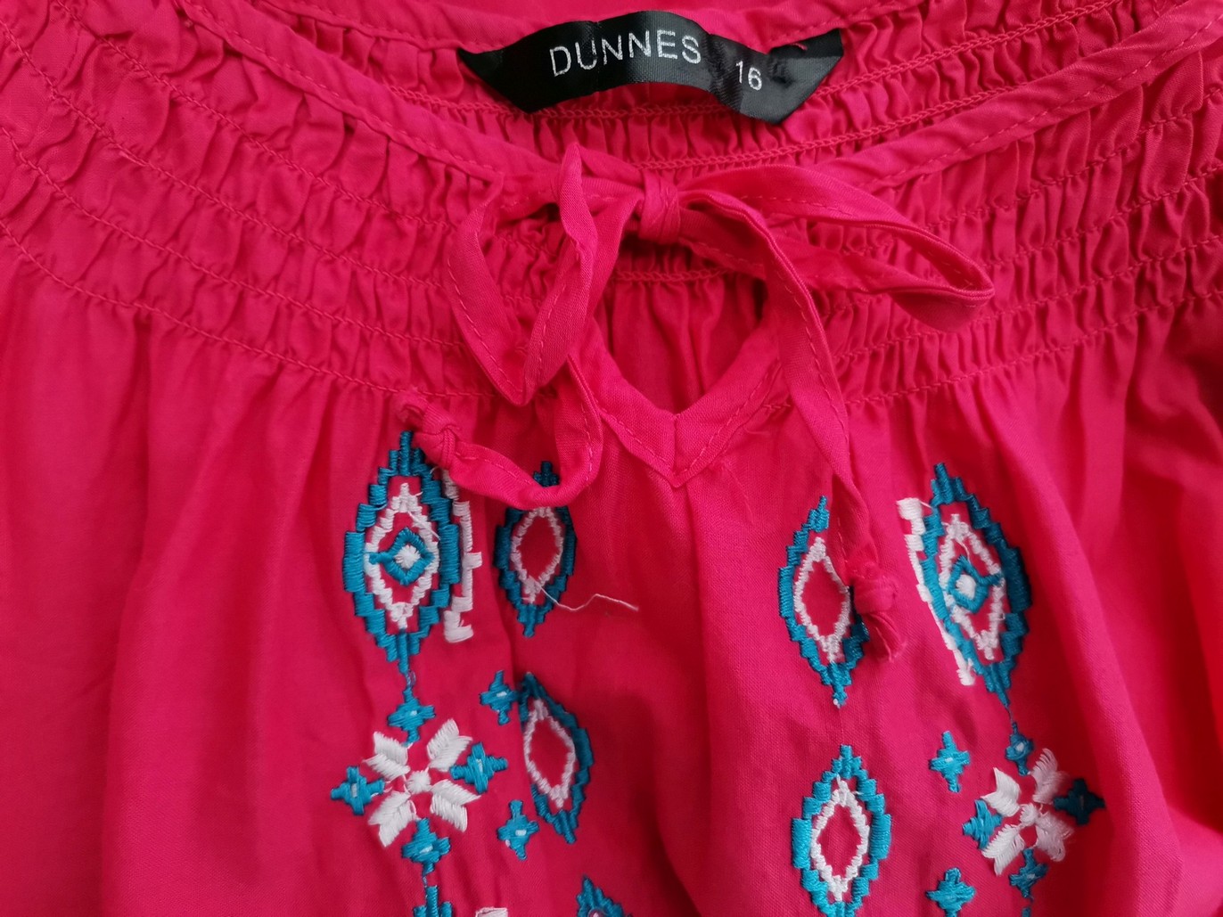 Dunnes Rozmiar 16 (44) Kolor Różowy Keyhole Crew Neck Bluzka Peplum Krótki rękaw Materiał Bawełna 100%