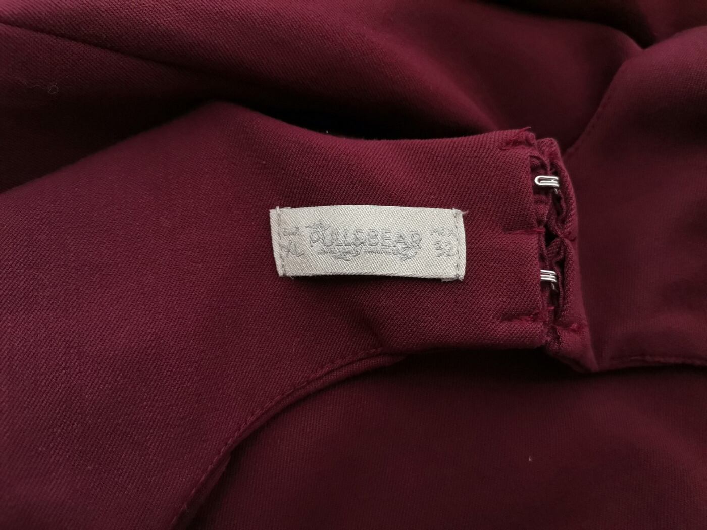 Pull and Bear Rozmiar XL Kolor Purpurowy Crew Neck Sukienka Prostokątna Krótki rękaw Do Kolan