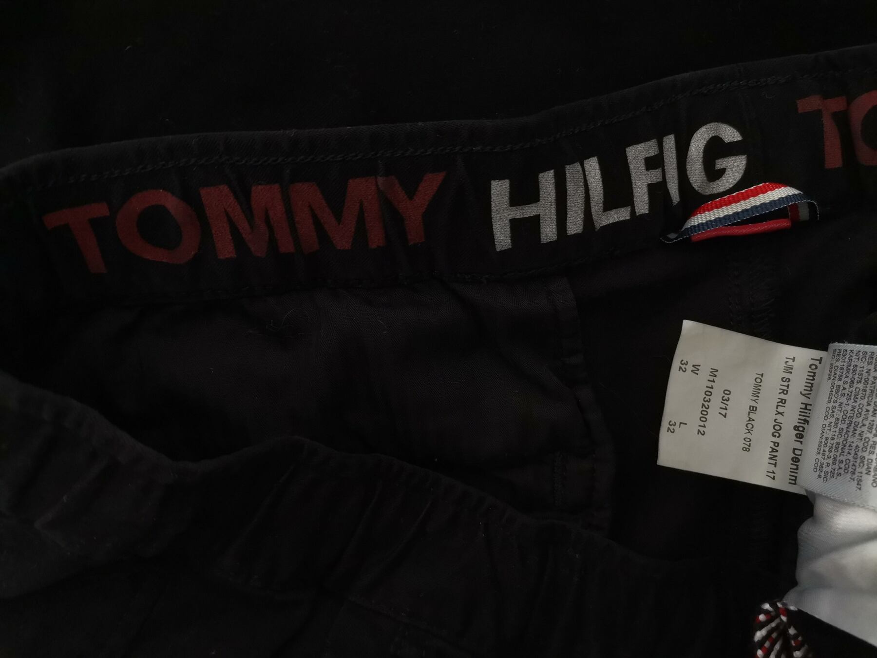 Tommy hilfiger Rozmiar W32 L32 Kolor Czarny Materiał Bawełna