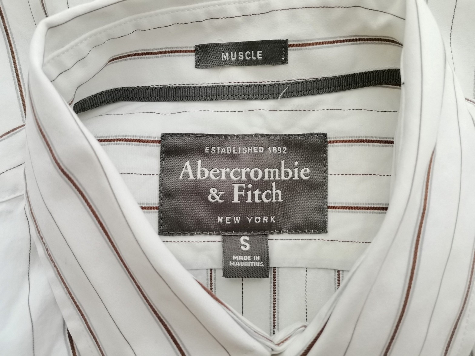 ABERCROMBIE & FITCH Rozmiar S Kolor Biały Pasy Kołnierz Męska Koszula Casual Długi rękaw Materiał Bawełna 100%