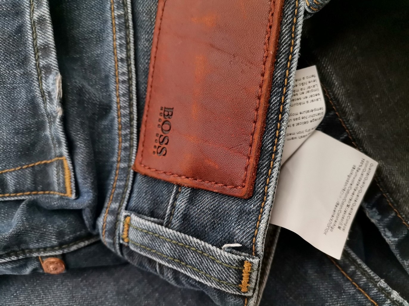 Hugo Boss Rozmiar W34 L32 Kolor Granatowy Materiał Bawełna 100%