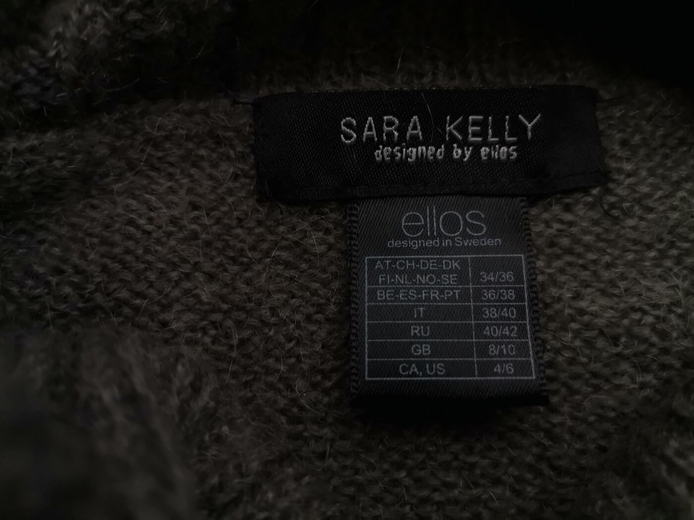 Sara KELLY by Ellos Rozmiar 34/36 Kolor Szary Drapowany dekolt Sukienka Sweterkowa Długi rękaw Midi Materiał Akryl