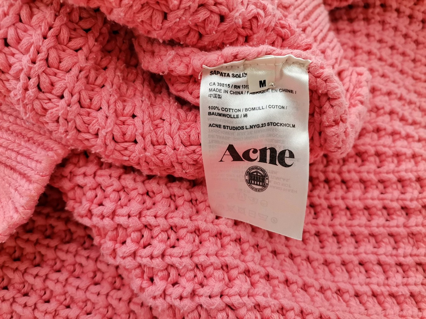 ACNE Studios Rozmiar M Kolor Różowy Okrągły dekolt Sweter Długi rękaw Materiał Bawełna 100% Gruba dzianina