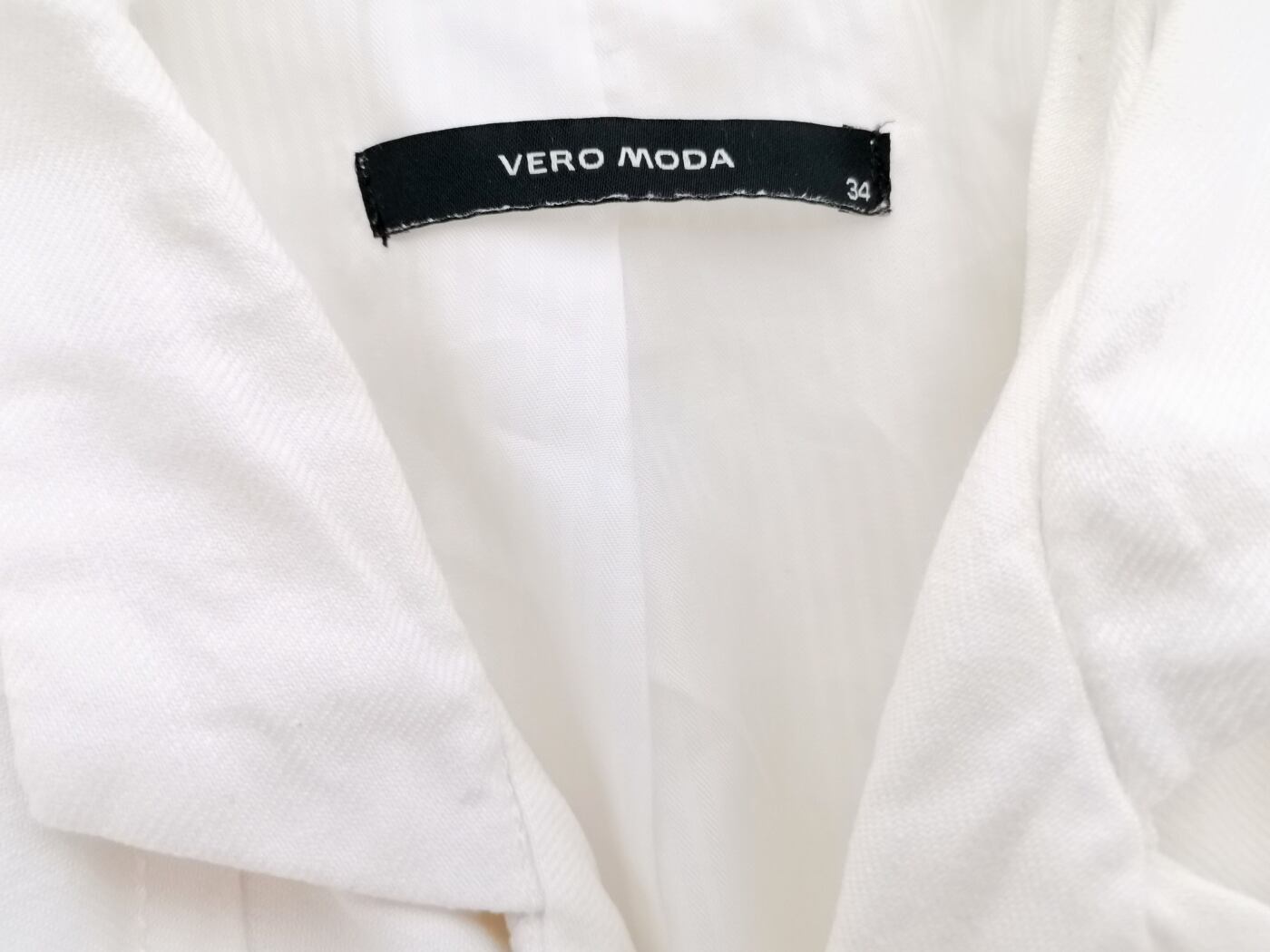 Vero moda Rozmiar 34 Kolor Biały Kołnierz Żakiet z zapięciem Długi rękaw Materiał Bawełna