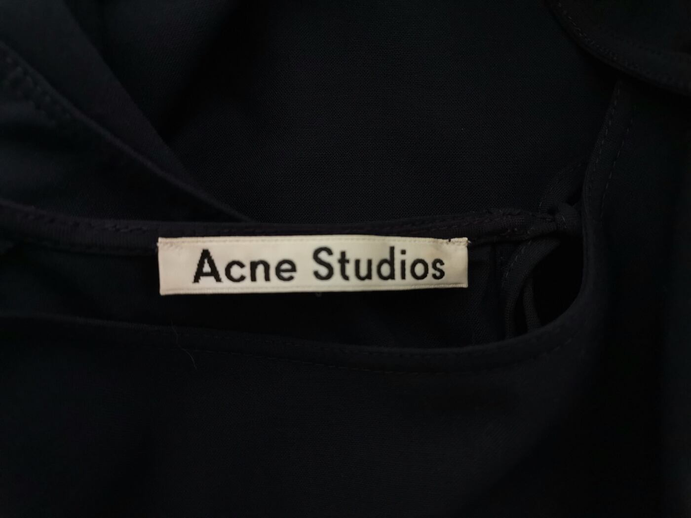 ACNE Studios Rozmiar 40 Kolor Granatowy Okrągły dekolt Bluzka Rękaw 3/4 Materiał Wełna