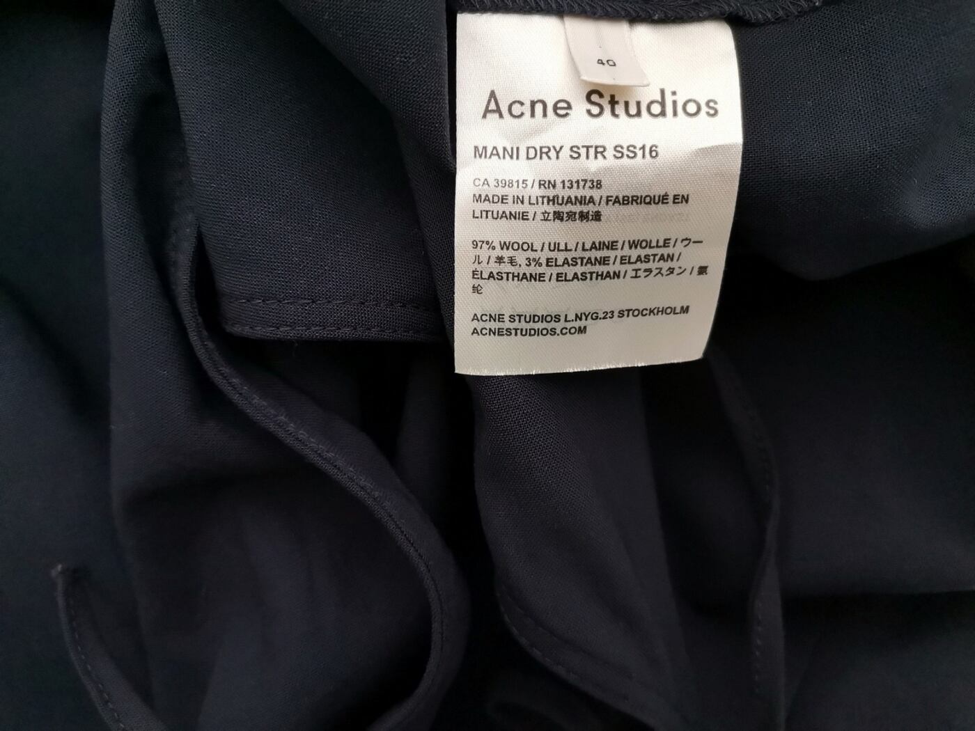 ACNE Studios Rozmiar 40 Kolor Granatowy Okrągły dekolt Bluzka Rękaw 3/4 Materiał Wełna