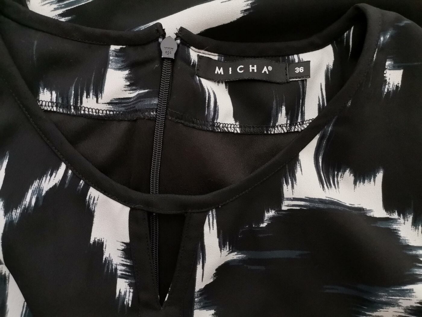 Micha Rozmiar 36 Kolor Czarny Crew Neck Sukienka Prostokątna Krótki rękaw Midi