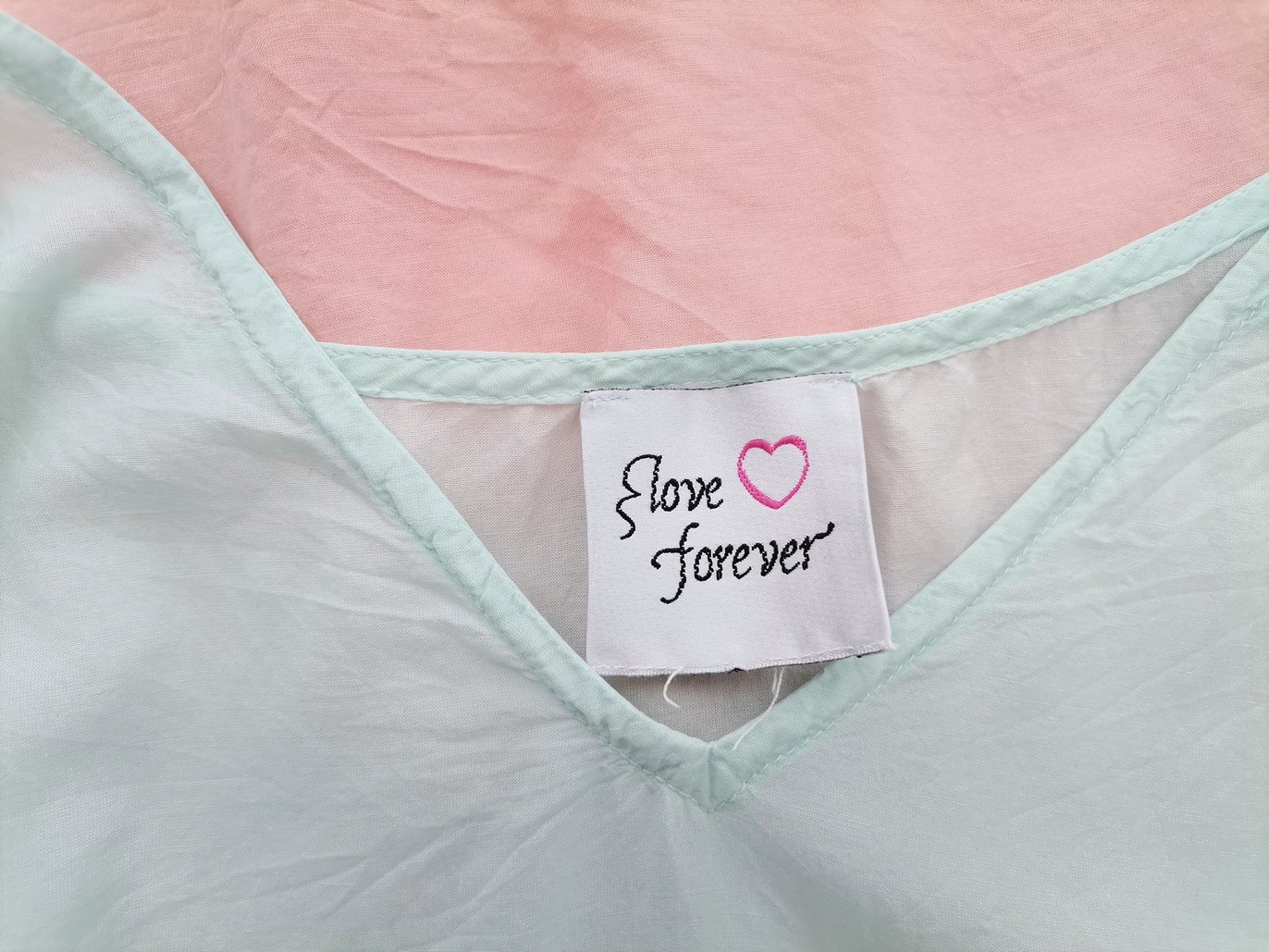 Love forever Rozmiar 46/48 Kolor Miętowy W serek Bluzka Krótki rękaw Materiał Wiskoza 100%