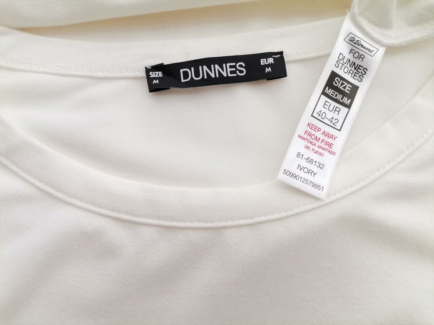 Dunnes Rozmiar M Kolor Kremowy Crew Neck Bluzka Długi rękaw Materiał Wiskoza