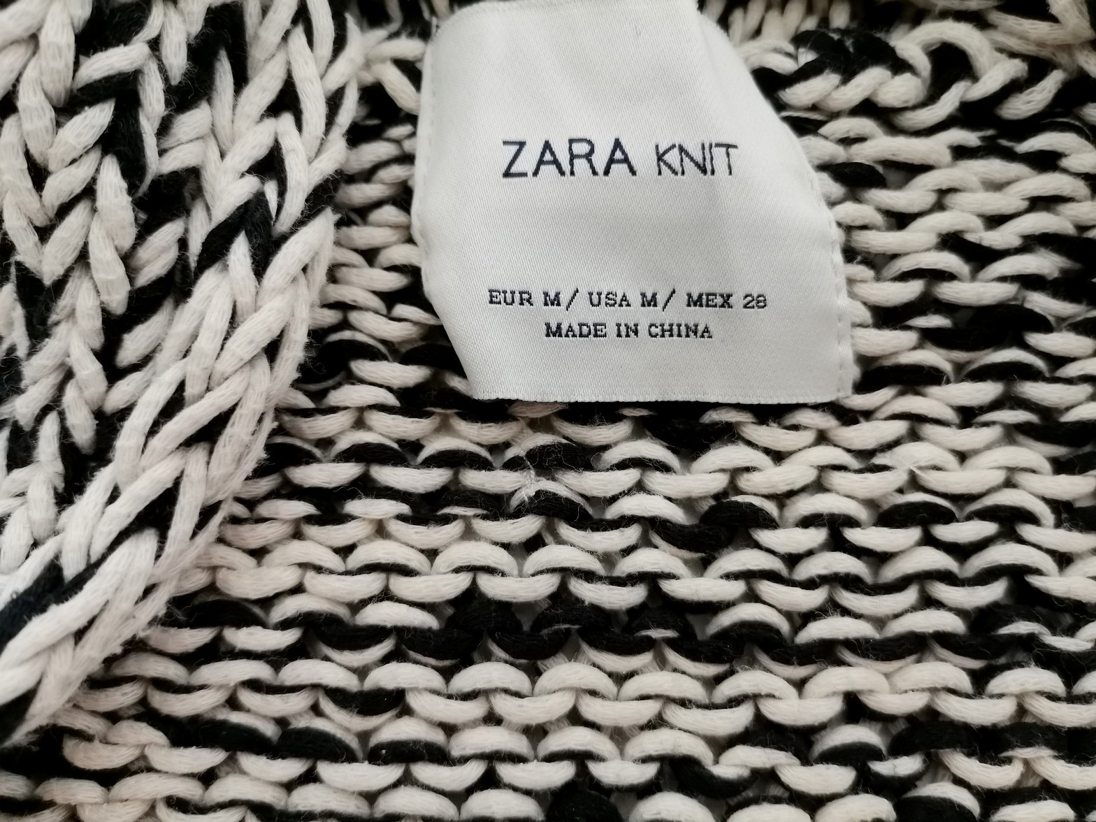 ZARA KNIT Rozmiar M Kolor Kremowy Kołnierz Długi Zapinany Kardigan Płaszcz Długi rękaw Materiał Bawełna Gruba dzianina