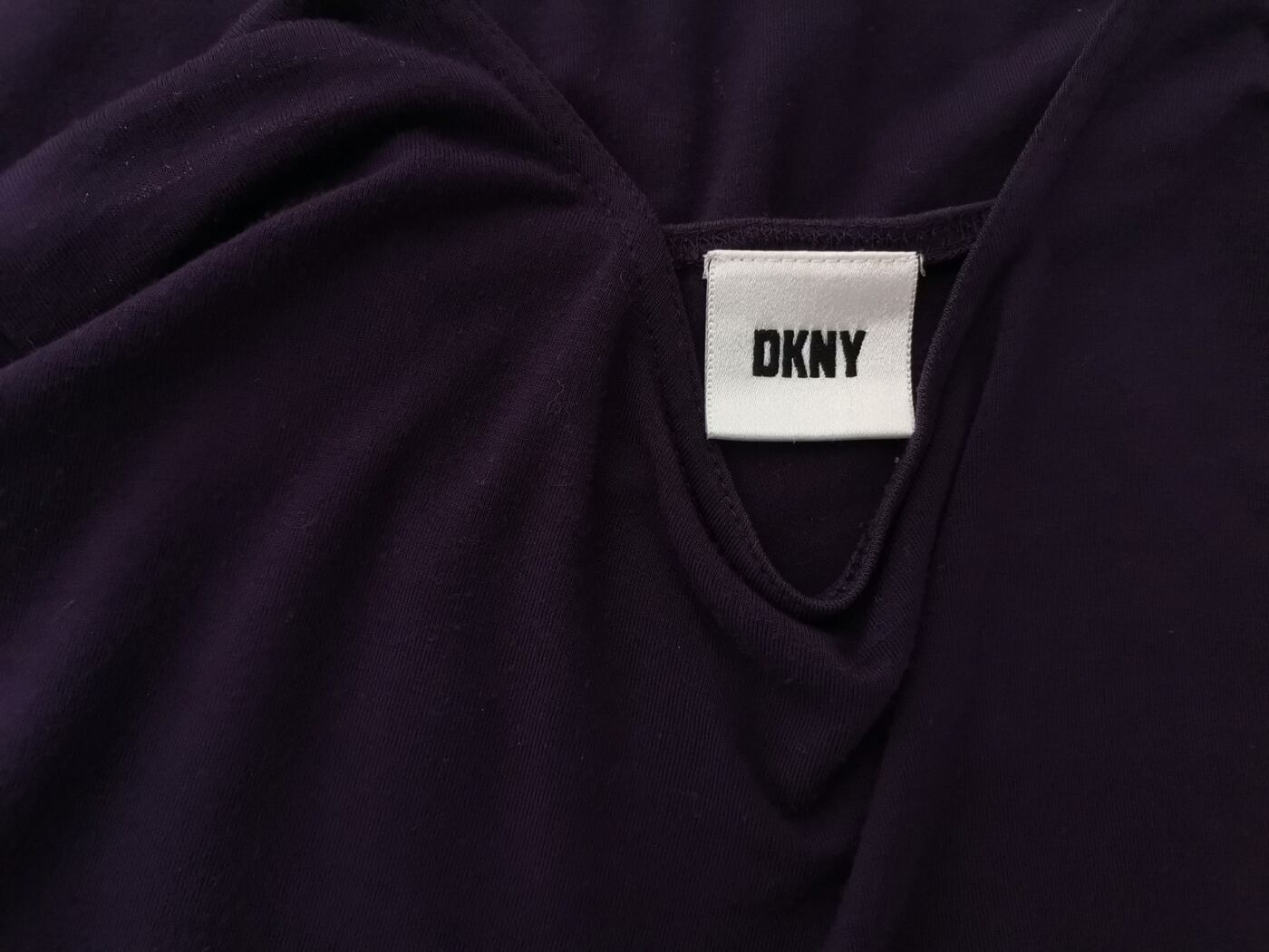 Dkny Rozmiar L Kolor Fioletowy Crew Neck Bluzka Krótki rękaw Materiał Rayon