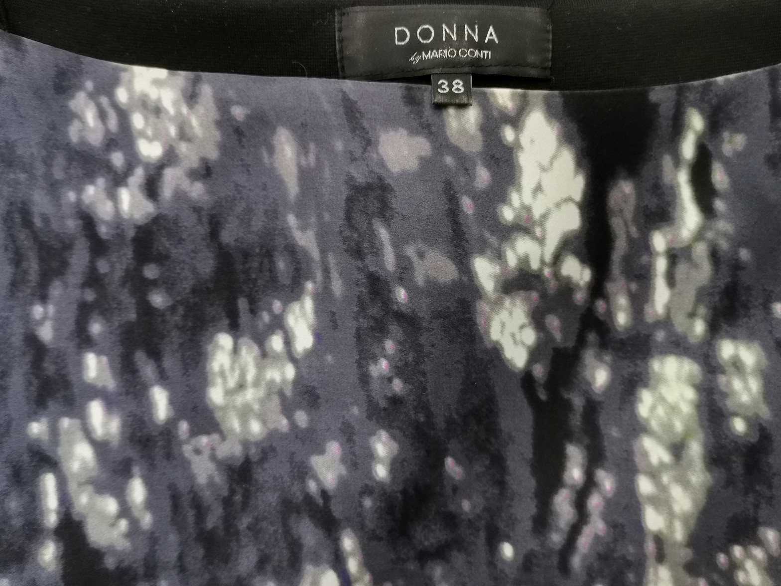 DONNA by MARIO CONTI Rozmiar 38 Kolor Czarny W łódkę Sukienka Prostokątna Rękaw 3/4 Do Kolan