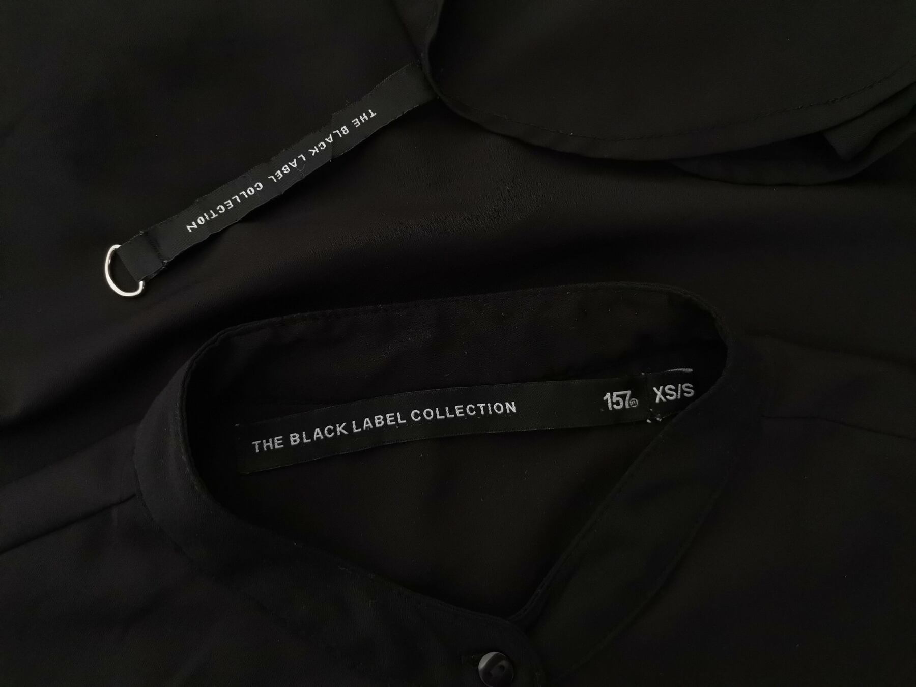 THE BLACK LABEL COLLECTION 157 Rozmiar XS/S Kolor Czarny Crew Neck Tunika Zapinana Bluzka Rękaw 3/4