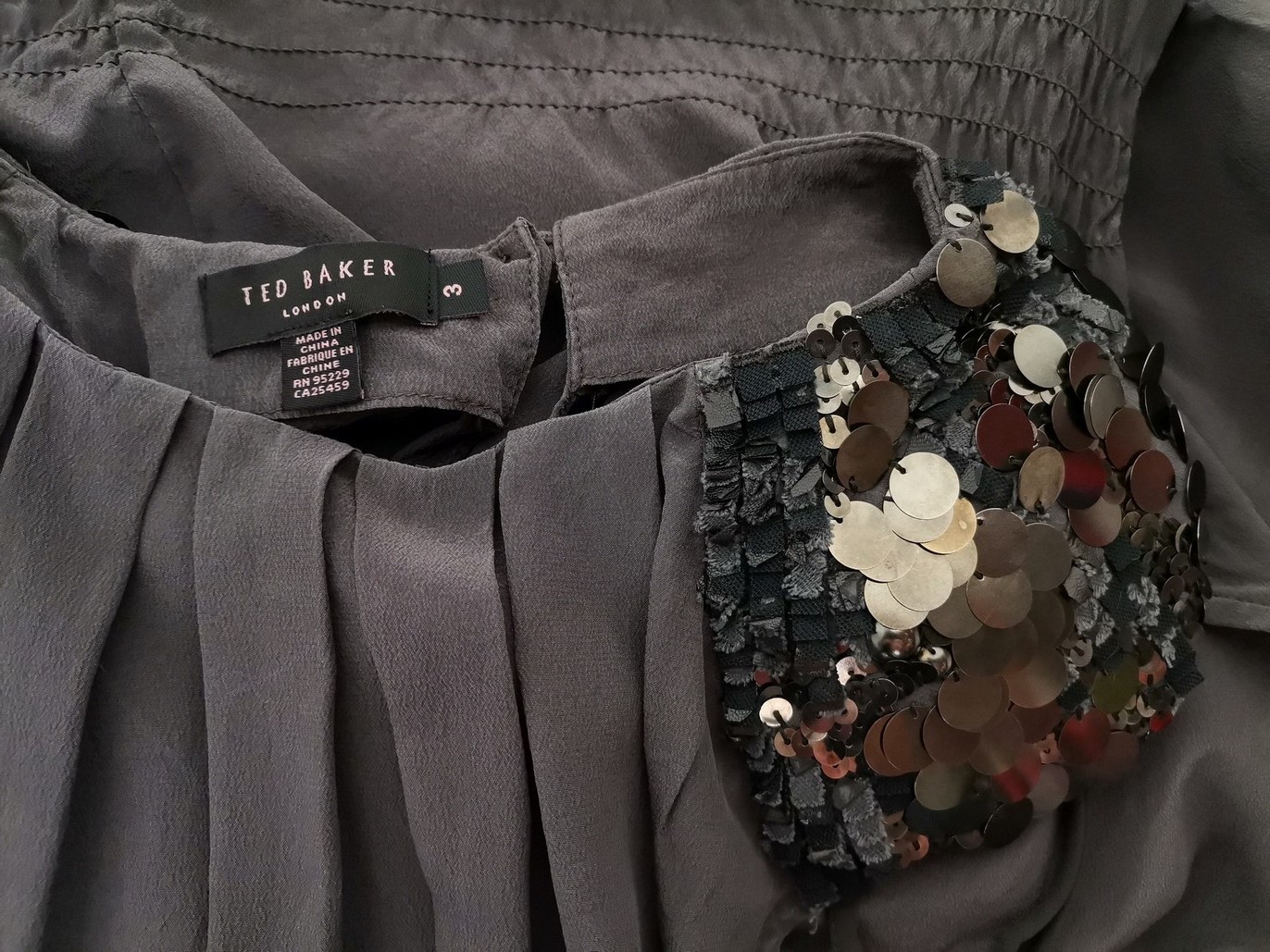 Ted Baker Rozmiar 3 (48) Kolor Szary Crew Neck Sukienka Sheath Bezrękawnik Do Kolan Materiał Jedwab 100%